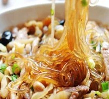 Pickled Vegetable and Taro Noodles with Pork Strips