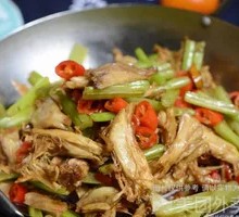 Spicy Pot-Steamed Chicken