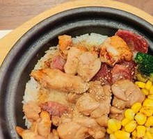 Popular Sauce Chicken Claypot Rice