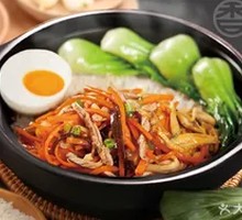 鱼香肉丝煲仔饭