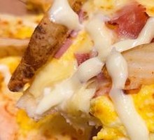 American-style Bacon & Potato Pizza