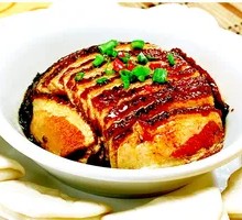 Stewed Pork in Flatbread