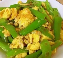 Green Pepper and Earth Egg Stir-Fry