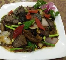 Stir-Fried Beef with Spicy Sauce