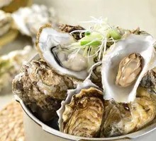 Steamed Oysters in Clay Pot