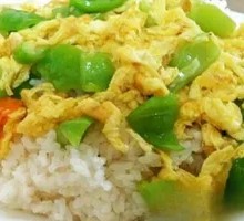 青椒炒蛋盖饭