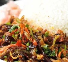 Cucumber and Wood Ear Mushroom with Pork Rice Bowl