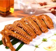 Fragrant Chicken Wings and Pork Trotters