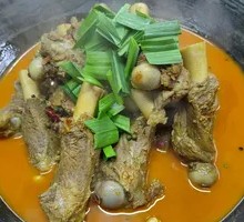 Hanging Pot Lamb Shank