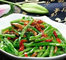 Stir-Fried String Beans with Pig Intestines