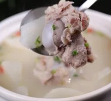 Pork Shank Stewed with Radish