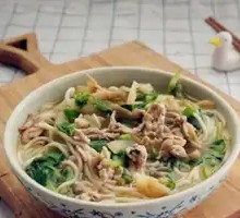 Pickled Vegetable and Pork Noodles