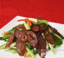 Stir-Fried腊肠 with Garlic
