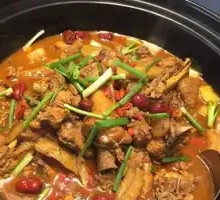 Braised Pork Rib and Chicken in Clay Pot