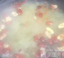 Red Date and Tremella Soup