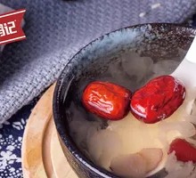 Red Date and Tremella Soup