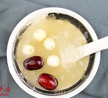 Tremella and Lotus Seed Soup