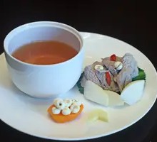 Sichuan Fritillary and Pear Stewed Pork Trotter