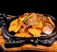 Stir-Fried Pork with Potatoes