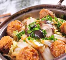 Braised Cabbage with Meatballs