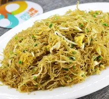 Fried Rice Noodles with Egg
