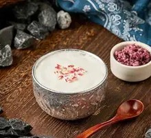 Yunnan Rose Milk Wine