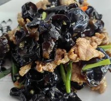 Wood Ear Mushroom and Pork Slices