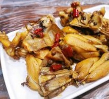 Braised Frog Legs in Spiced Sauce