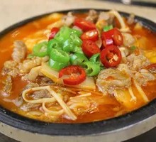 Sour Cabbage Beef Hot Pot