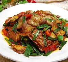Braised Pork with Tofu and Garlic Hot Pot Rice