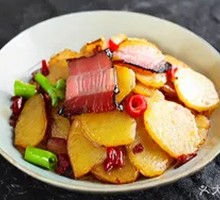 Dry Pot Potato Slices with Preserved Pork