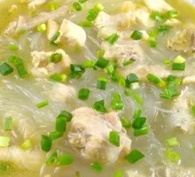 Fried Noodle Chicken Soup