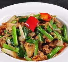 Garlic Stir-Fried Lean Meat