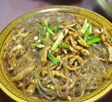 Pickled Vegetable and Taro Noodles with Pork Strips