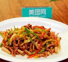 Fried Tofu Skin with Pickled Vegetable and Pork Strips