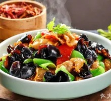 Stir-fried Beef with Wood Ear Mushrooms