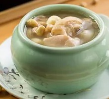 Soybean and Pig Trotter Soup