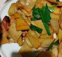 Preserved Meat and Tofu Noodles
