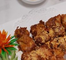 Golden Garlic Pork Ribs