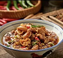 Spicy Intestine with Mashed Potato and Chili