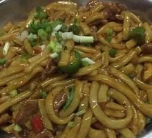 Potato Noodles Stir-Fried with Beef