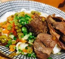 Beef Shank Noodles with Hot Dry Noodles