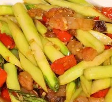 Preserved Pork with Asparagus Stir-fry