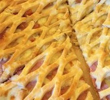 English Wellington Filet Mignon Pizza