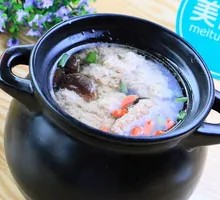 Shiitake Mushroom and Pork Meatball Soup