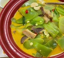 Dry Pot腊味 with Lettuce