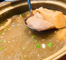 Braised Lotus Root Soup in Clay Pot