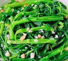 Stir-Fried Water Spinach with Garlic