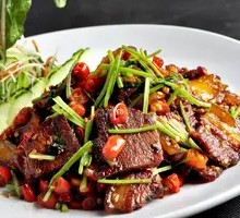 Stir-Fried Beef with Spicy Sauce