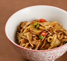 Sun-dried Green Beans Stir-fried with Pork Rinds